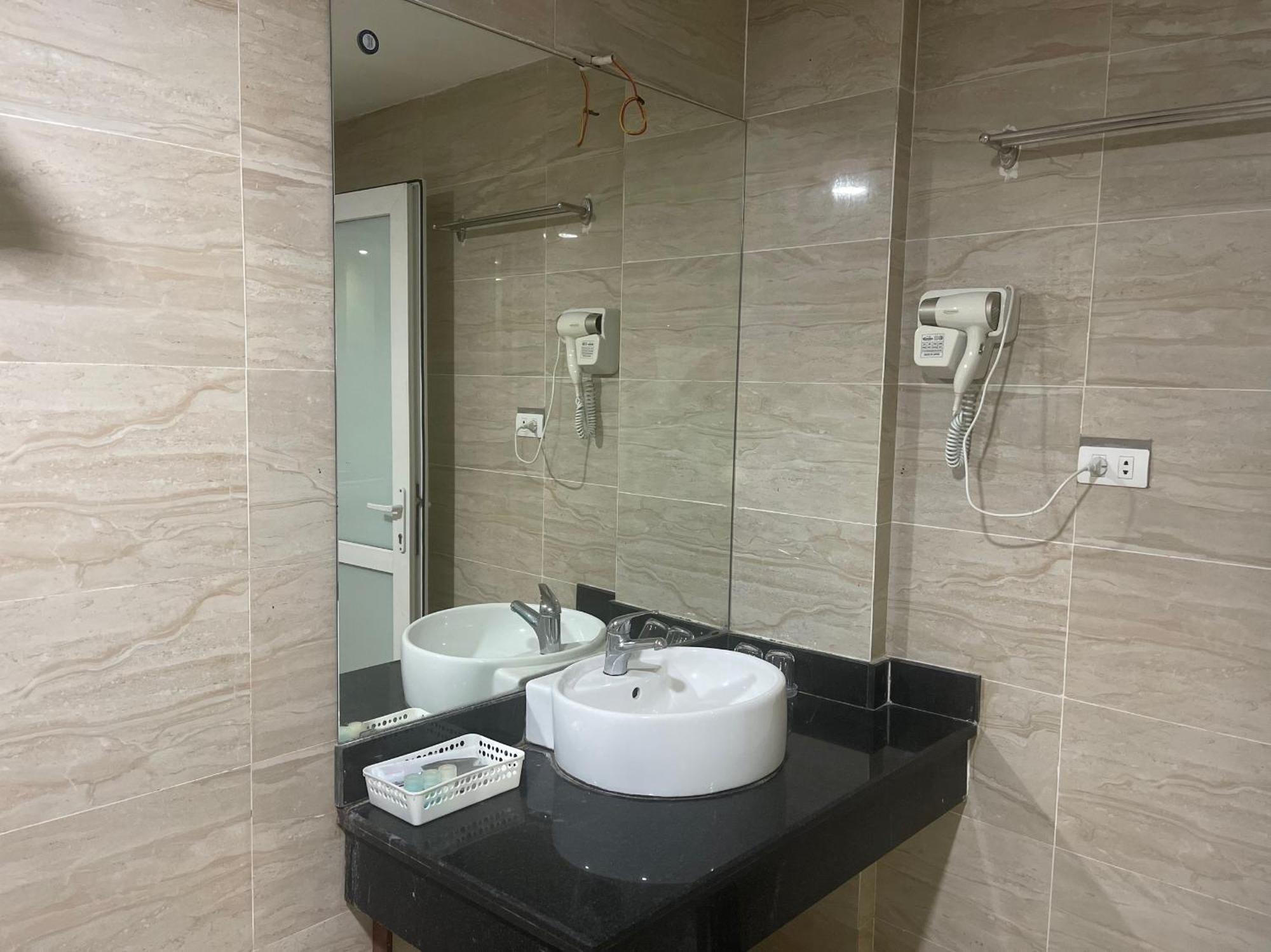 New Amely Hotel Hanoi Exterior photo
